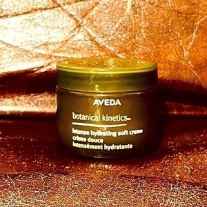 AVEDA 
botanical kinetics intense hydrating soft creme